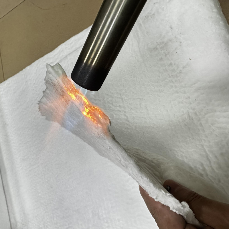 Ognioodporny silikonowy koc z włókna ceramicznego